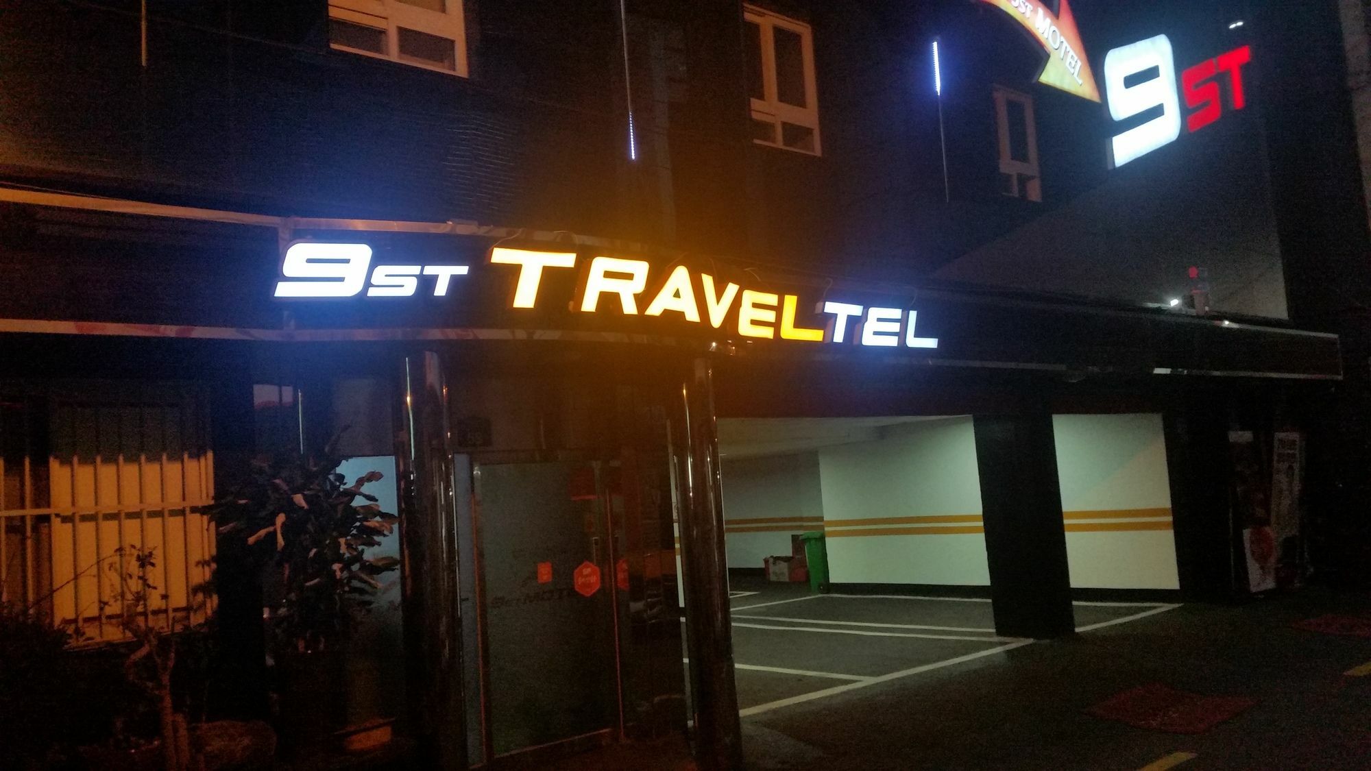 Hotel 9St Traveltel Pusan Zewnętrze zdjęcie